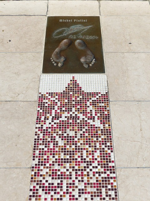 都从侧面展
